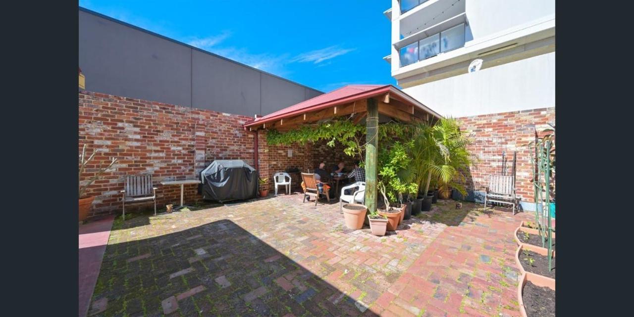 Emu Backpackers Perth - Note - Valid Passport Required For Check In Hostel Bagian luar foto